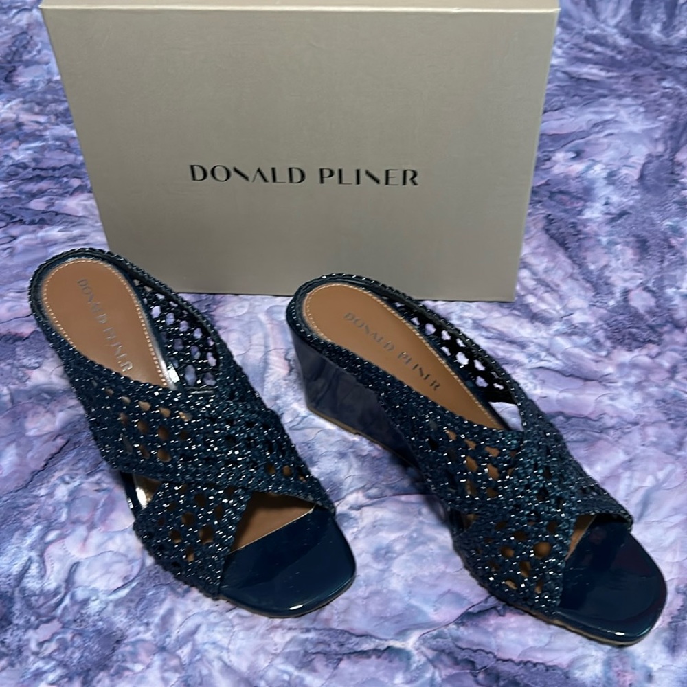 Donald Pliner Nappain navy